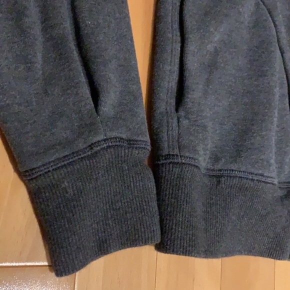 VEUC Lululemon Hug it Out Full Zip Up Dark Grey Sweatshirt / Jacket - size 6 - Picture 8 of 17